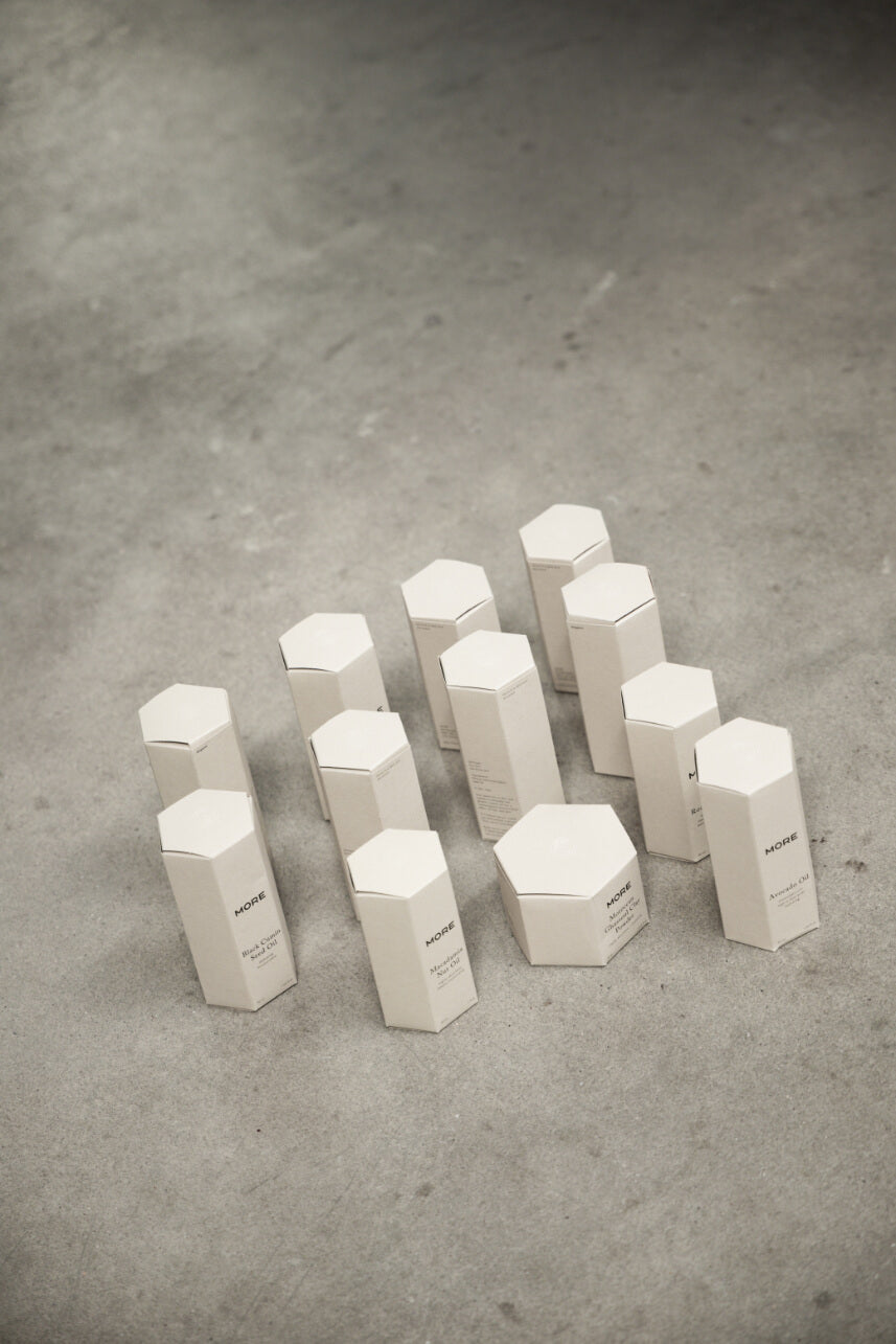 Natuurlijke huidverzorging: oliën, hydrolaten en clays uitgelegd