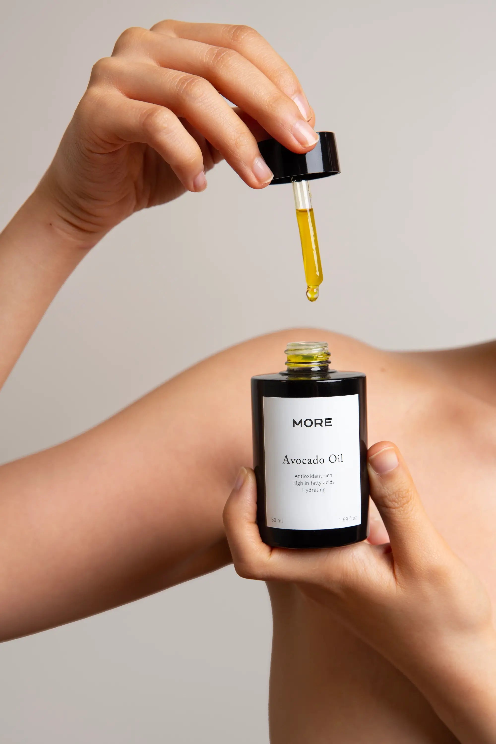 More Natural Avocado Oil 50 ml met glazen pipet en natuurlijke verzorgingsolie