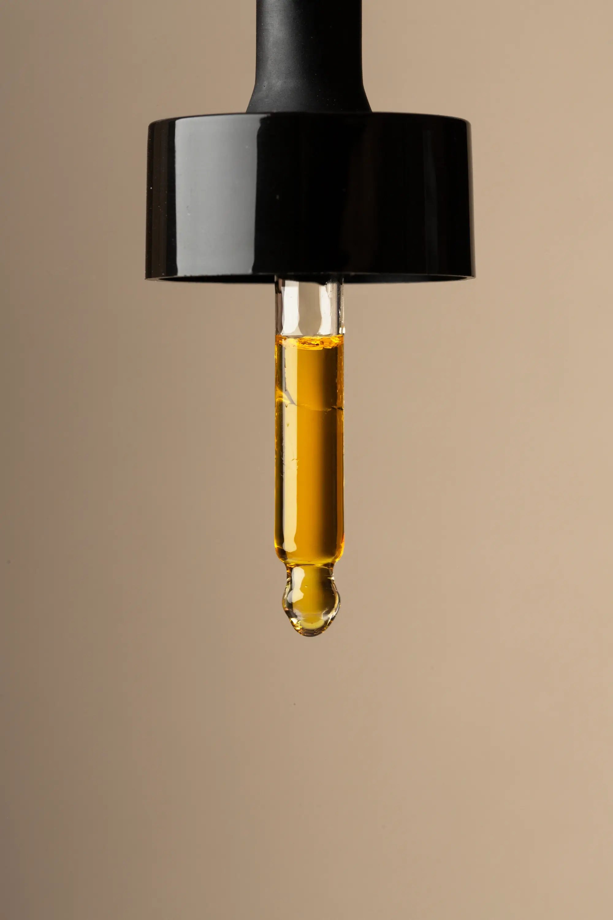 Pipet met Natural Glow Serum van More Natural
